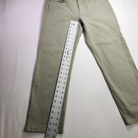 ⭐️Banana Republic Sage Green Jeans – Size 27 | Like New, Stylish & Versatile - Picture 6 of 8